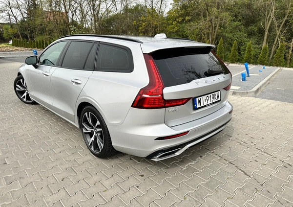 Volvo V60 cena 125800 przebieg: 98350, rok produkcji 2019 z Kalisz małe 92